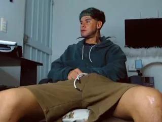 derryck on Flirt4Free 