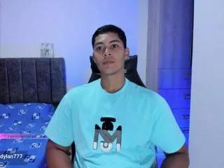dylaan_fox on Flirt4Free 