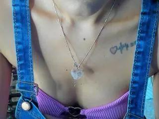 emily_beumont on Flirt4Free 