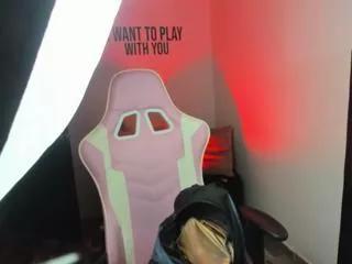 emily_brookss on Flirt4Free 