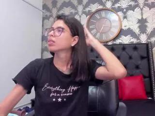 emiy_lopera on Flirt4Free 