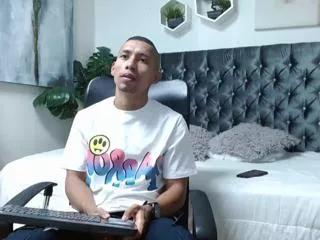 etahn_jonnes on Flirt4Free 