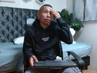 etahn_jonnes on Flirt4Free 