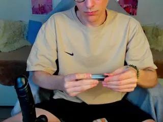 leo_howard on Flirt4Free 