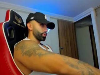 Offline magnus_wolf on Flirt4Free