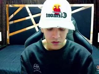 miick_johnson on Flirt4Free 