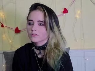 Offline quenna_fort on Flirt4Free