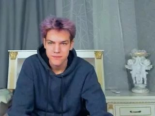 Offline rayan_tref on Flirt4Free