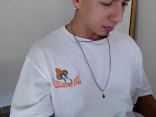 ryan_medeiros on Flirt4Free 