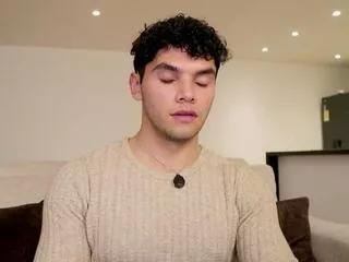thiago_leonn on Flirt4Free 