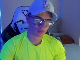 travis_lewis on Flirt4Free 