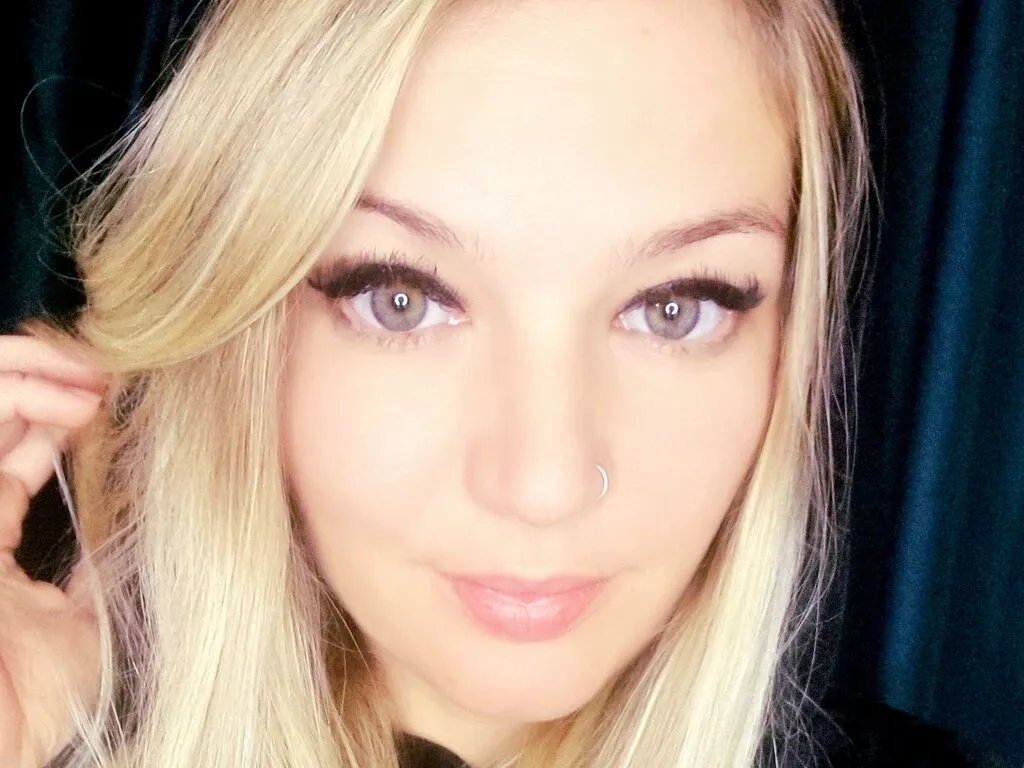 AnaysAnao from LiveJasmin