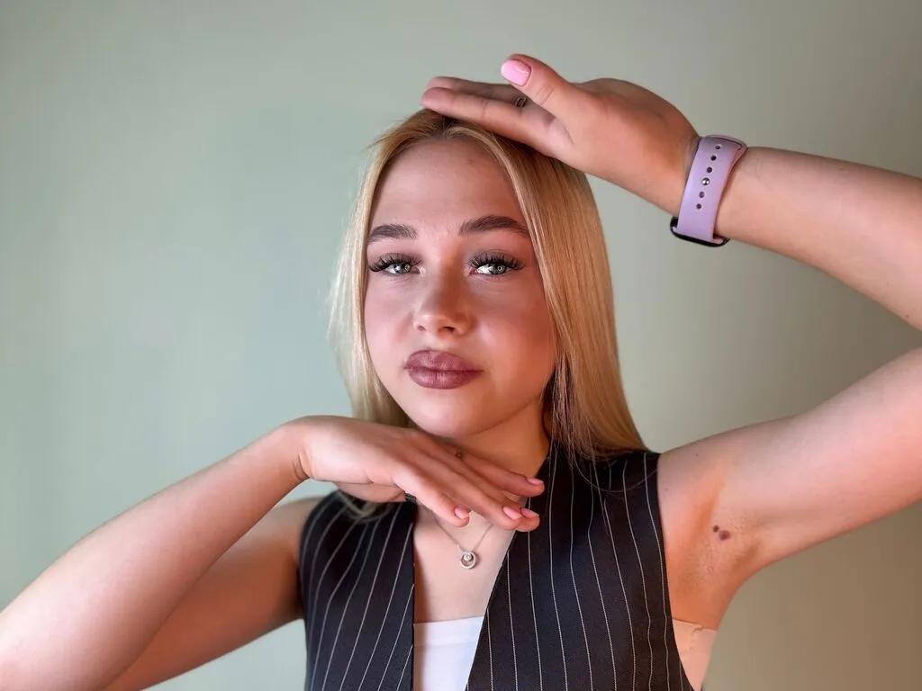 Watch 18 years old AngelynBroe from LiveJasmin AngelynBroe from LiveJasmin