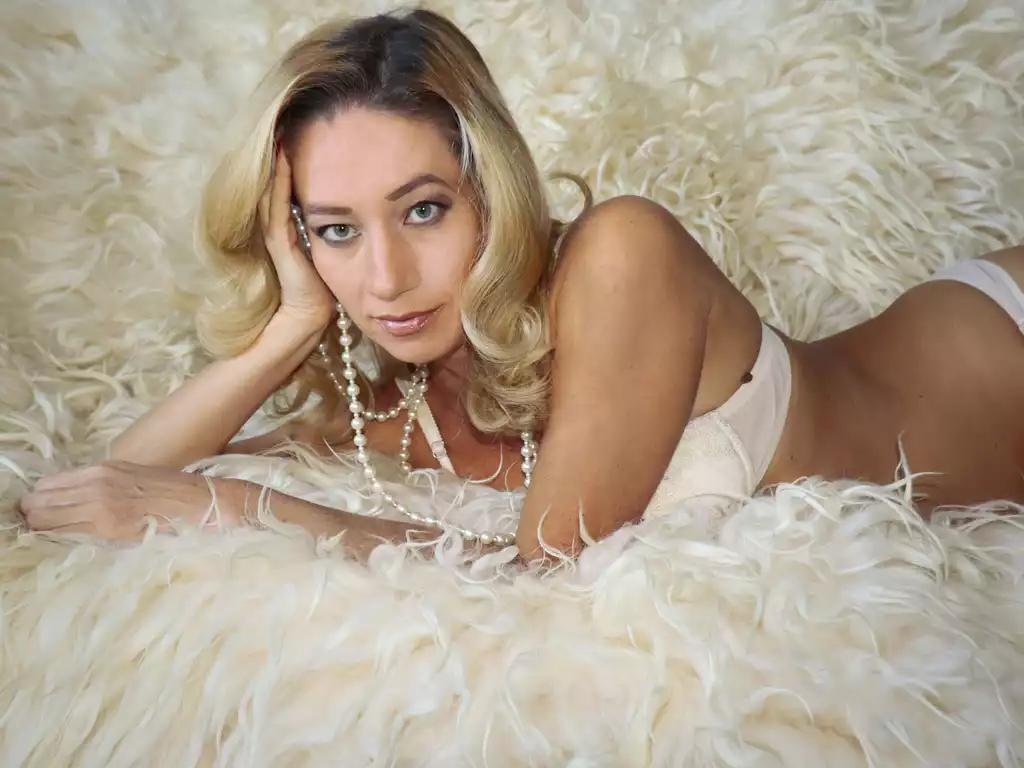 AtlamaDesmond on LiveJasmin 