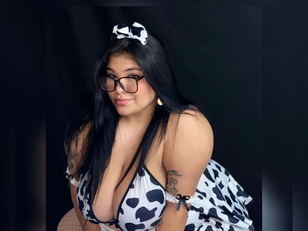 Sexy CarolineSomers wants you to fuck her body now CarolineSomers from LiveJasmin