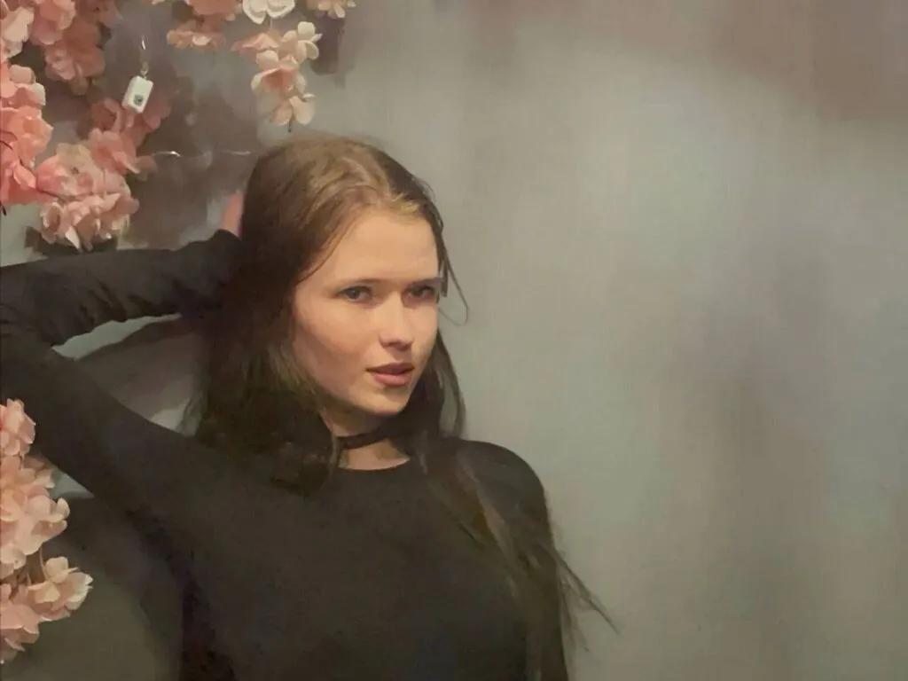 Naked CharisseChappel wants you to fuck her body now CharisseChappel from LiveJasmin