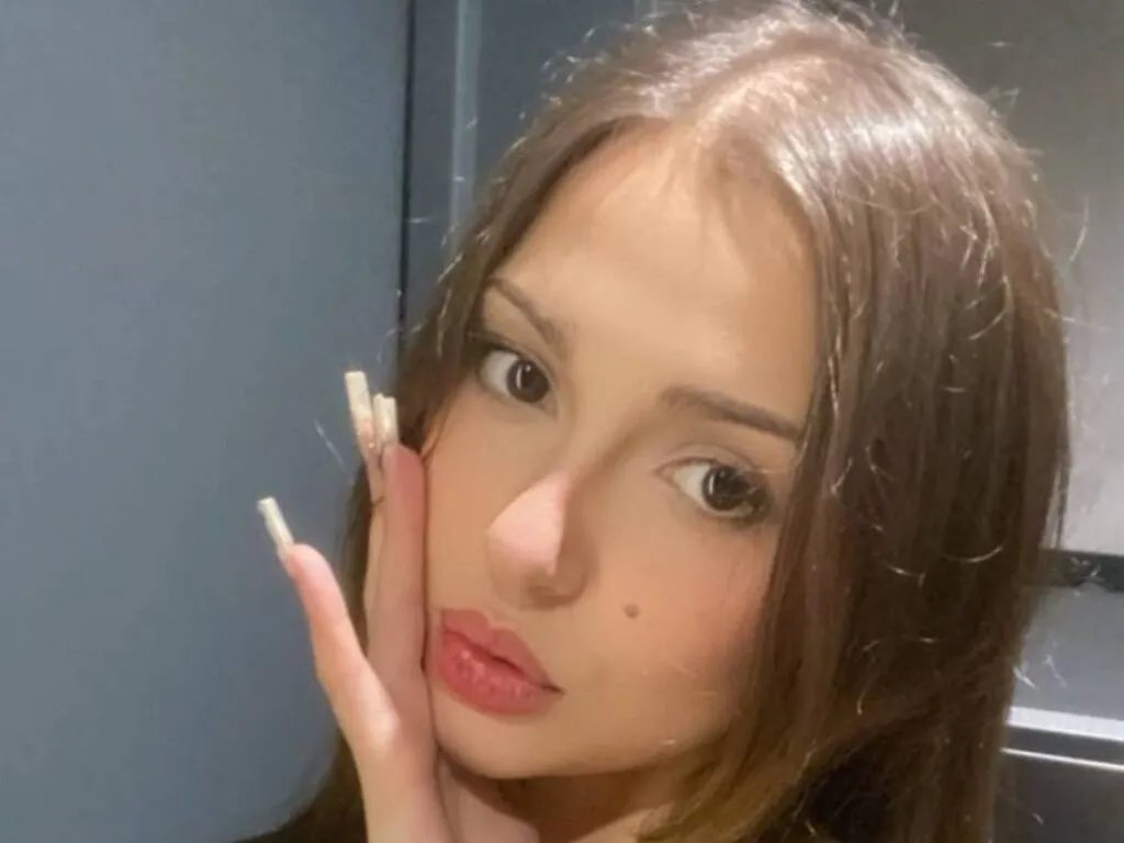 CherlynRosario from LiveJasmin