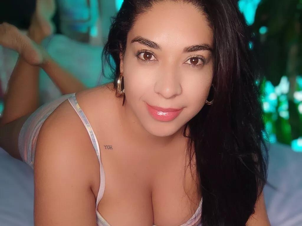 ChristinaYhang on LiveJasmin 