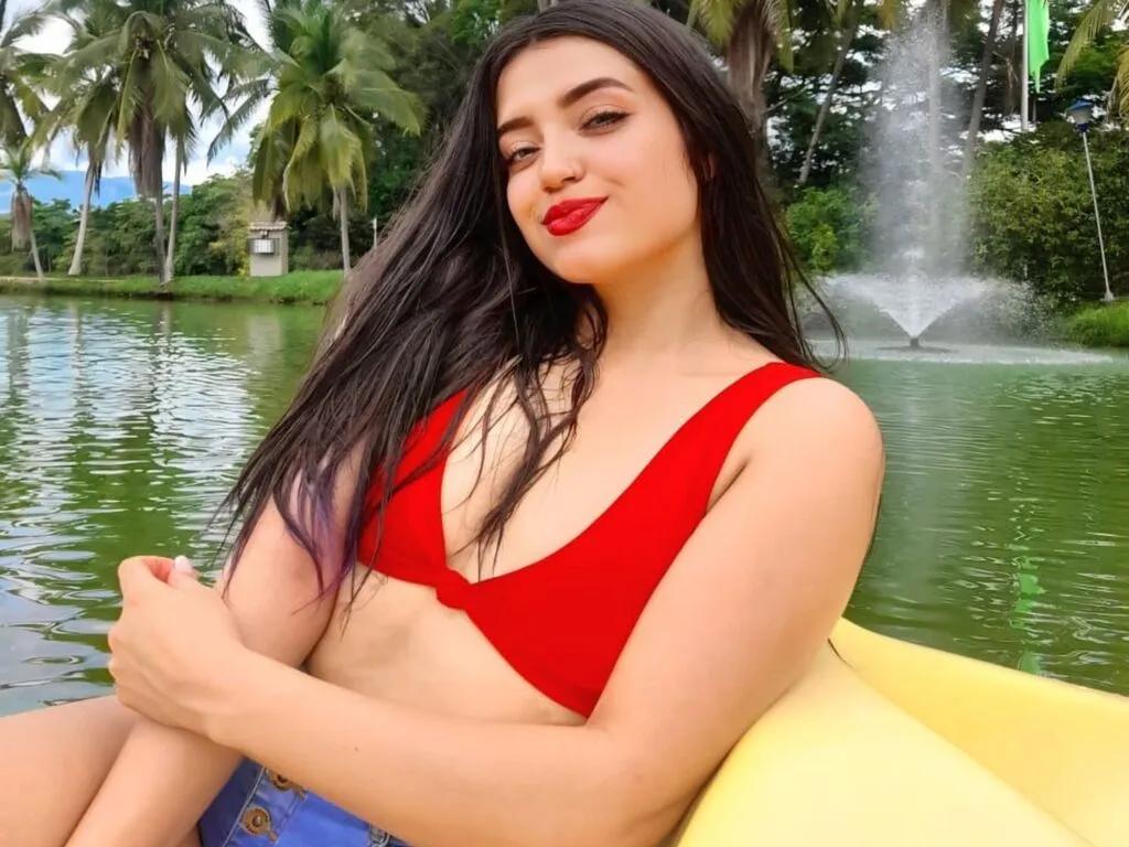 CoraliineMoon on LiveJasmin