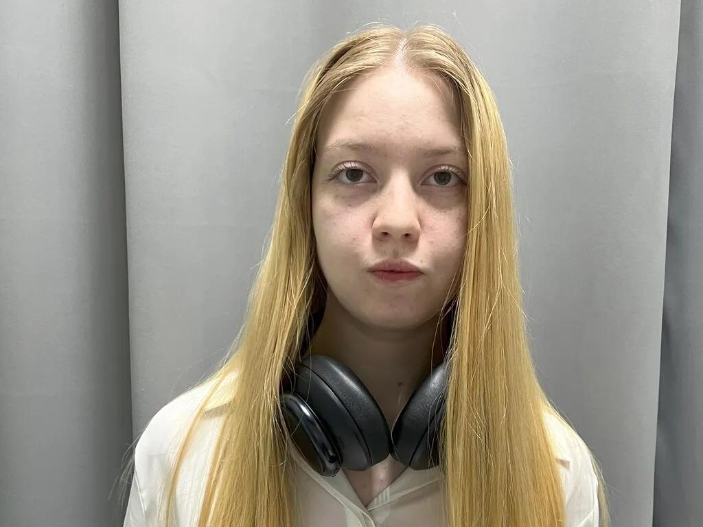 KarenLowe from LiveJasmin