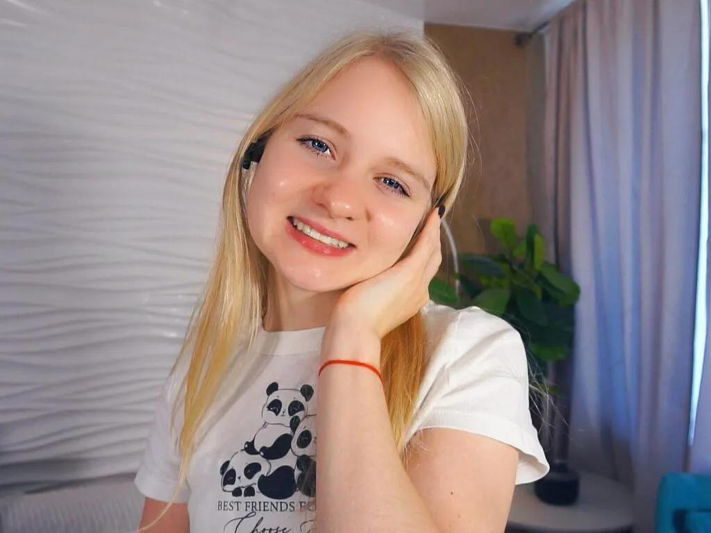 Masturbate to MathildaHultz, she wants to masturbate for you MathildaHultz from LiveJasmin