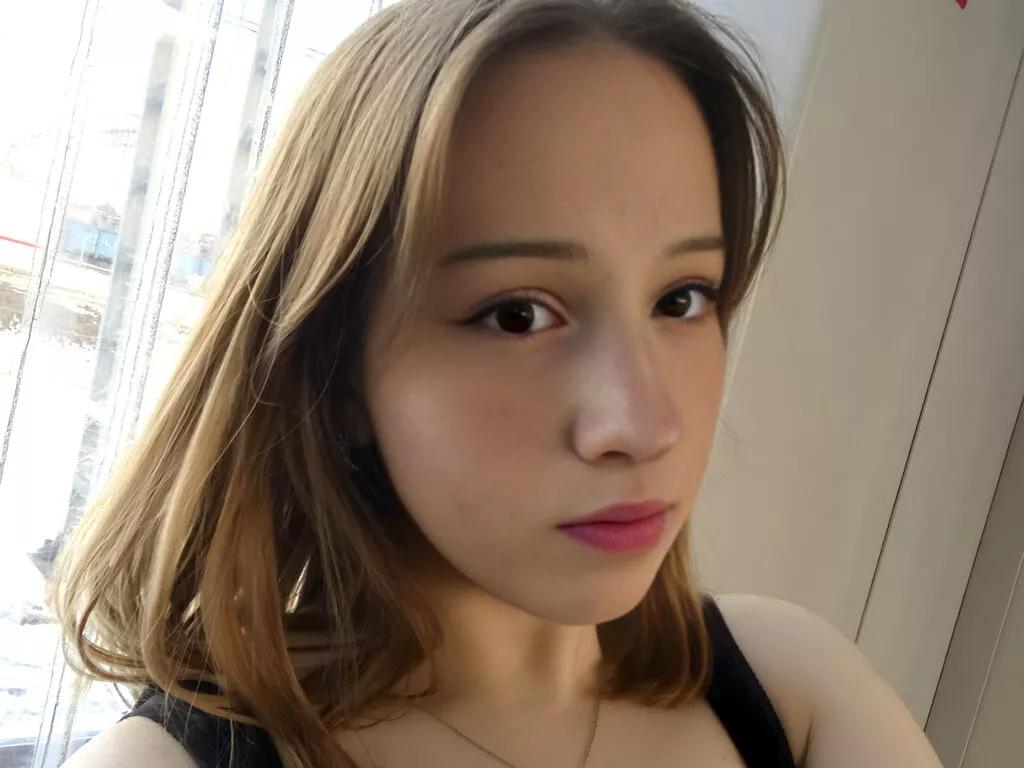 MayaRhodes on LiveJasmin 