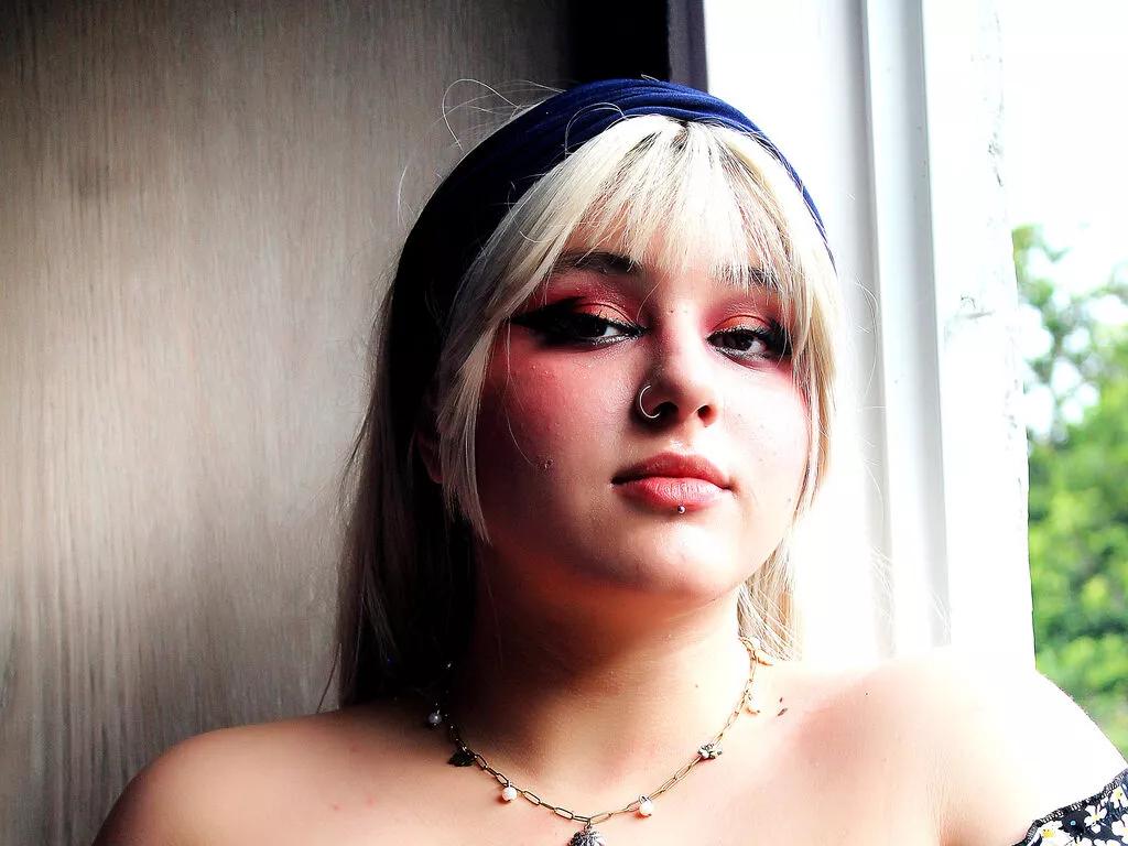 NinaBloomie on LiveJasmin 