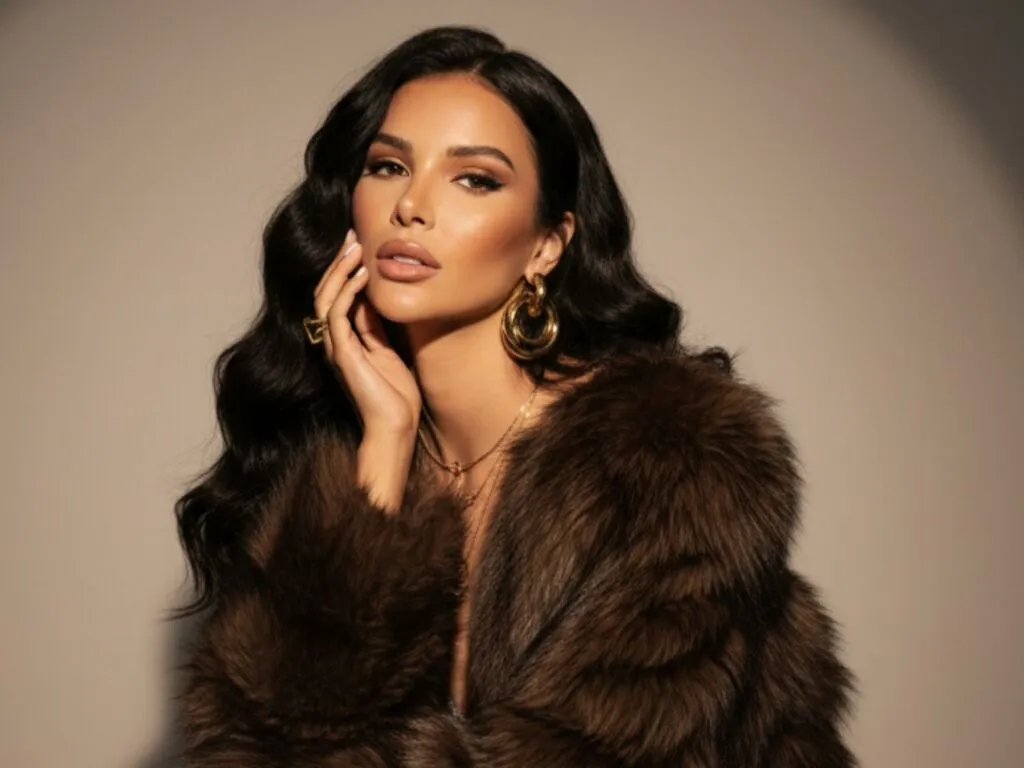 Masturbate to Raisa, she wants to masturbate for you Raisa from LiveJasmin