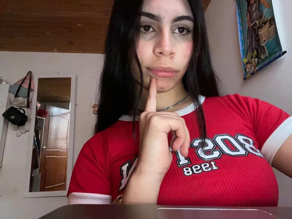 SophieTom on LiveJasmin