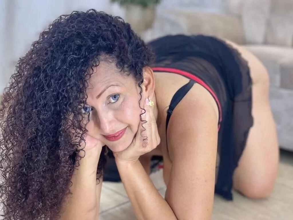 YaniPhillis on LiveJasmin 