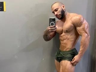 Offline AndrewwJhonsonn on Streamate