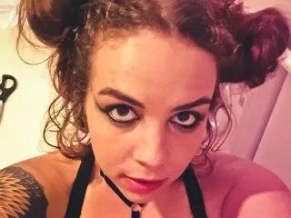 LittleLeeloo on Streamate 