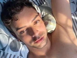 LoganWolkk on Streamate 