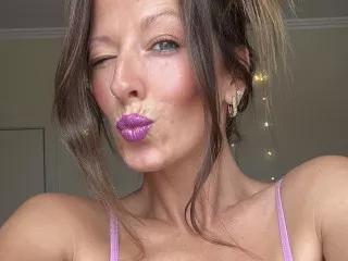 QueenieTrouble_UK on Streamate 