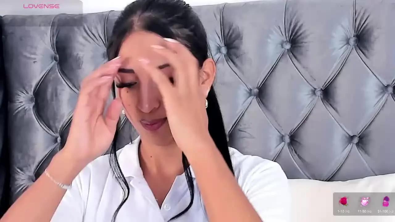 AdelleRoss on Streamray