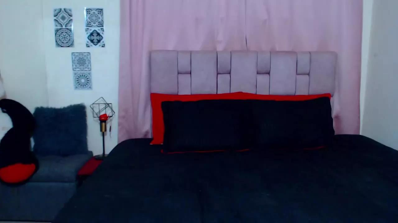 AMY_ROGER on Streamray 