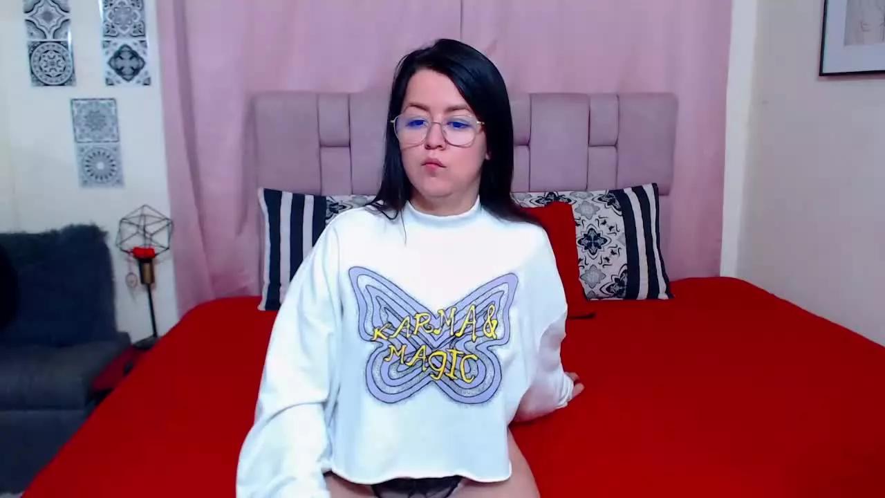 AMY_ROGER on Streamray 