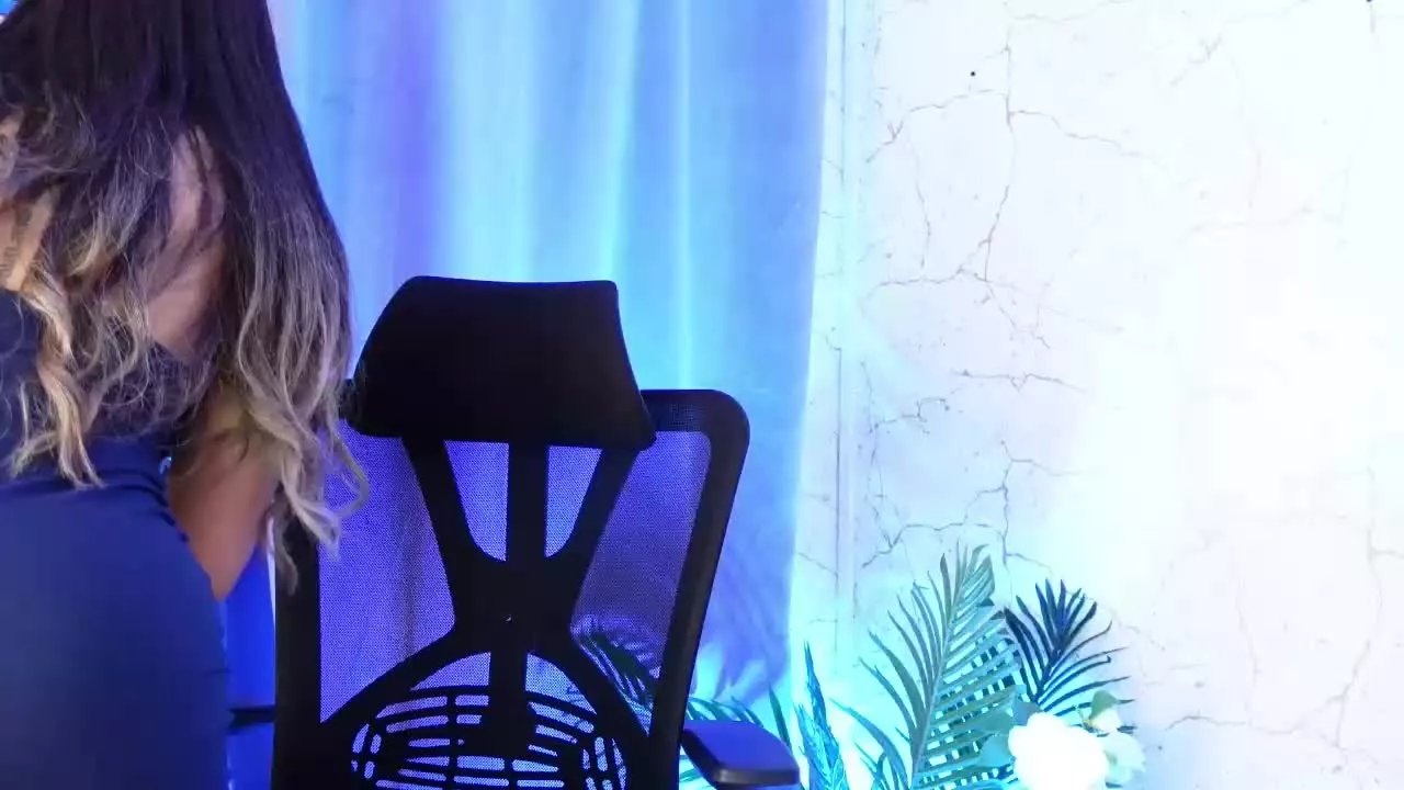 Offline AnitaKariri on Streamray