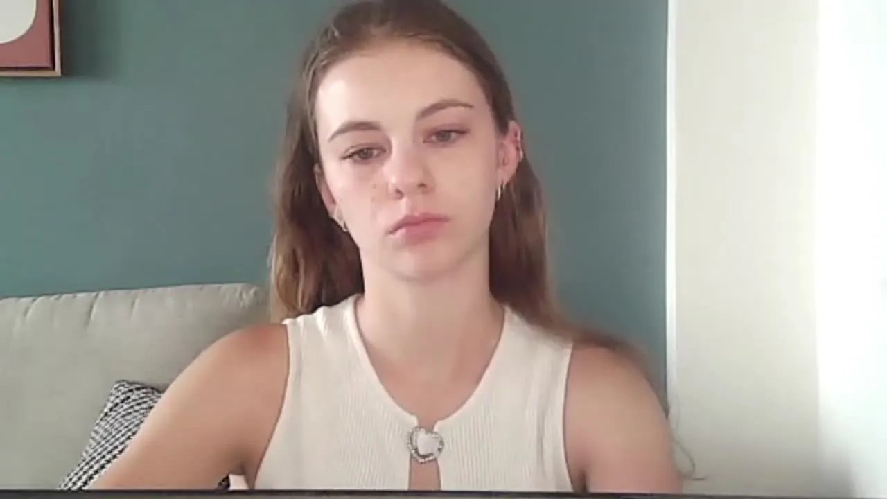 Offline AriaFlirt on Streamray