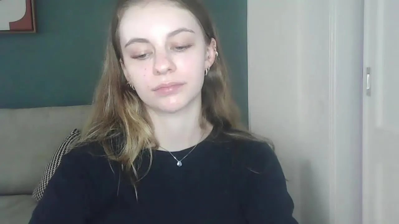 Offline AriaFlirt on Streamray