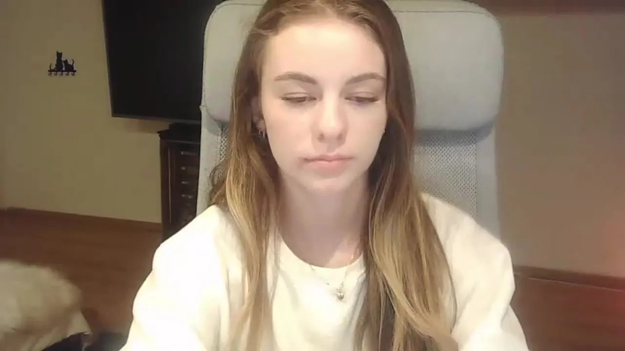 Offline AriaFlirt on Streamray