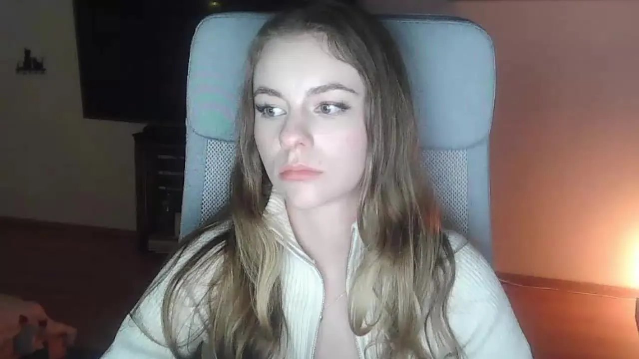 Offline AriaFlirt on Streamray