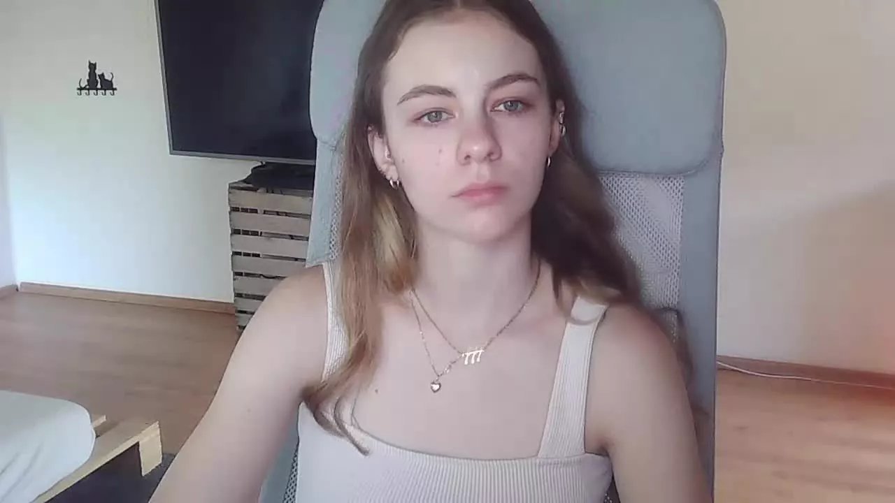 Offline AriaFlirt on Streamray