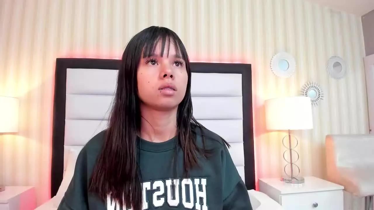 ArianaCollihs on Streamray 