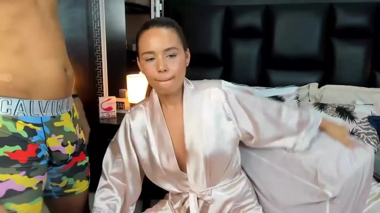 Offline AtheneaCruize on Streamray