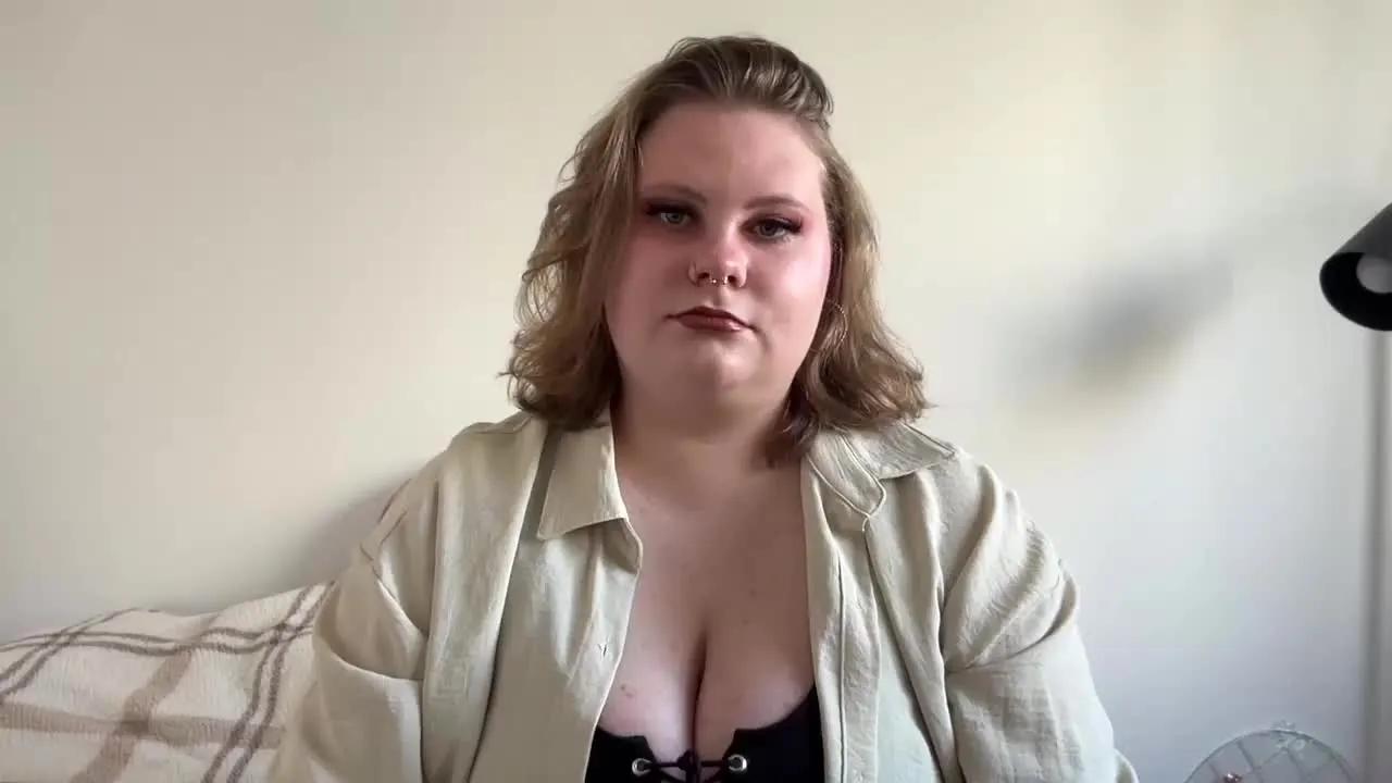 BriannaCute on Streamray