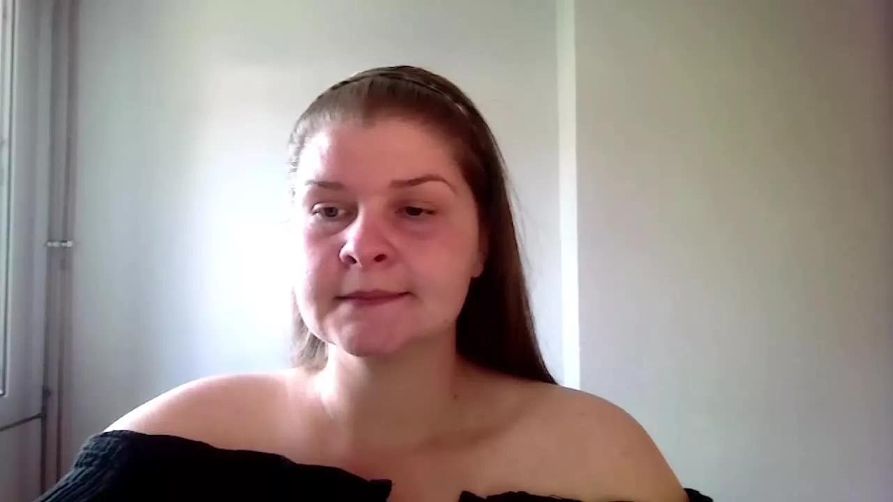 CarolineHeart on Streamray 