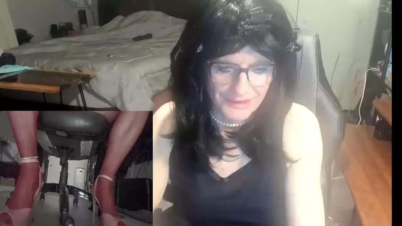 CharlotteAshton on Streamray 