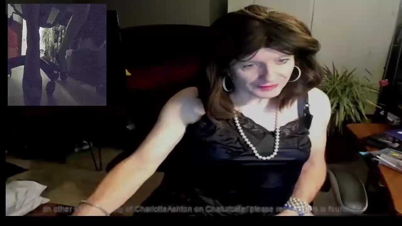 CharlotteAshton on Streamray 