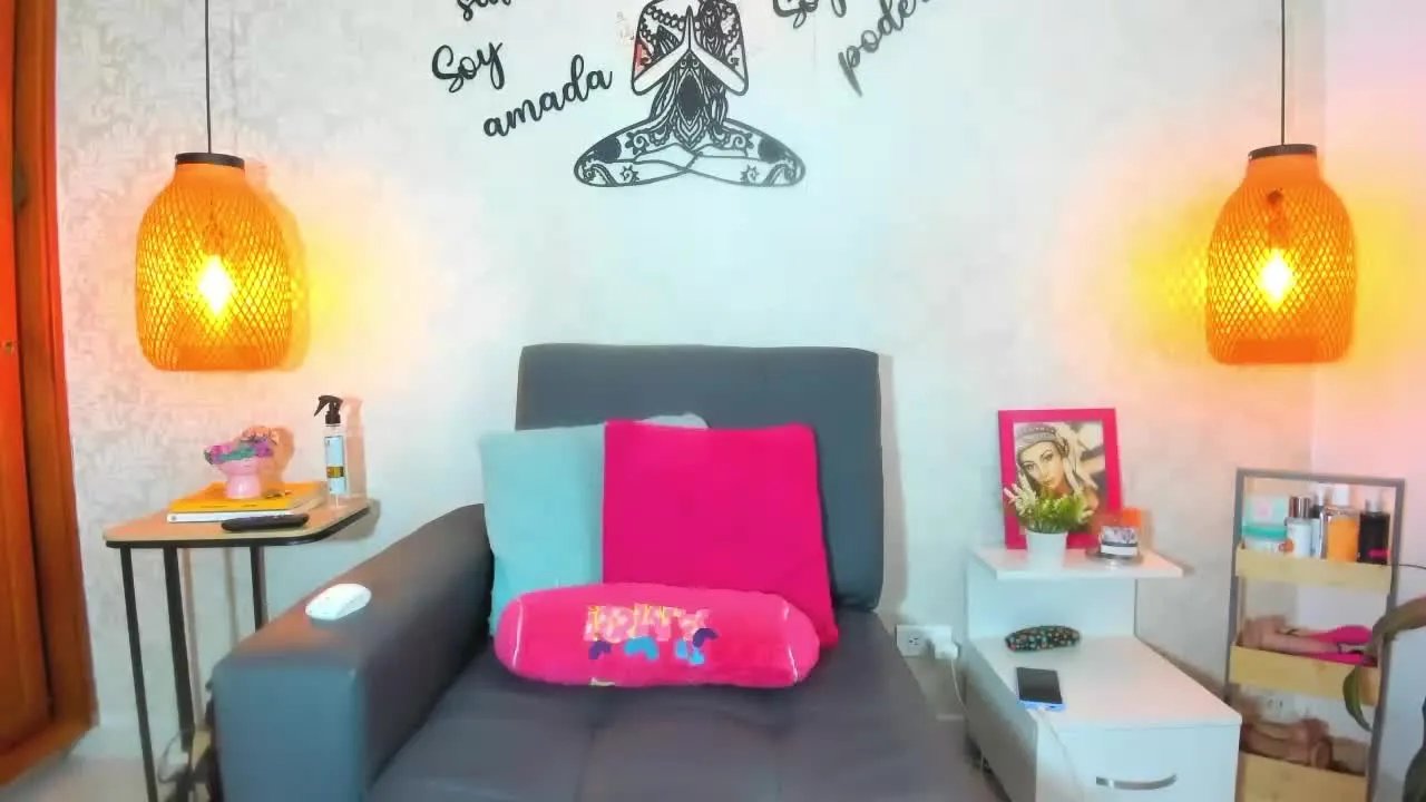 Offline Emily_Parkerr on Streamray